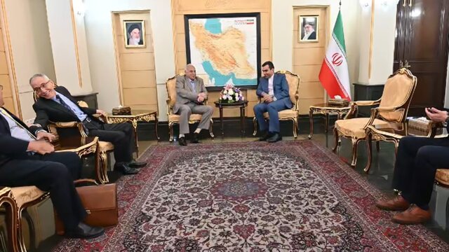 وزیر خارجه الجزایر وارد تهران شد